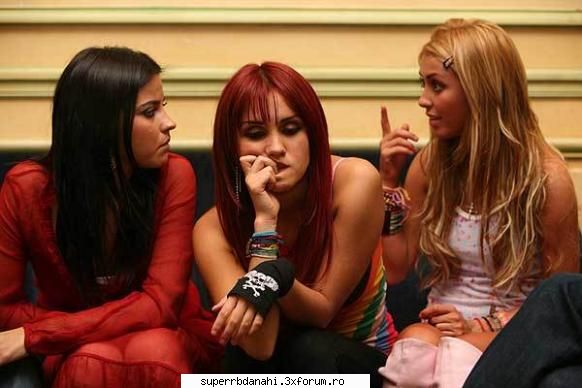 Anahi,Dulce &Mayte - Anahi-Lua - Otras traumas