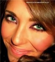 Bonnita zilei - adorr poja..asta.. are lentile verzi:X:X:X - Anahi