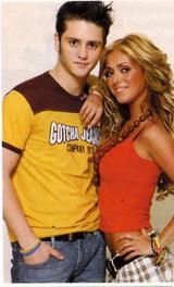 greu vreau poza maite anahi cantand impreuna